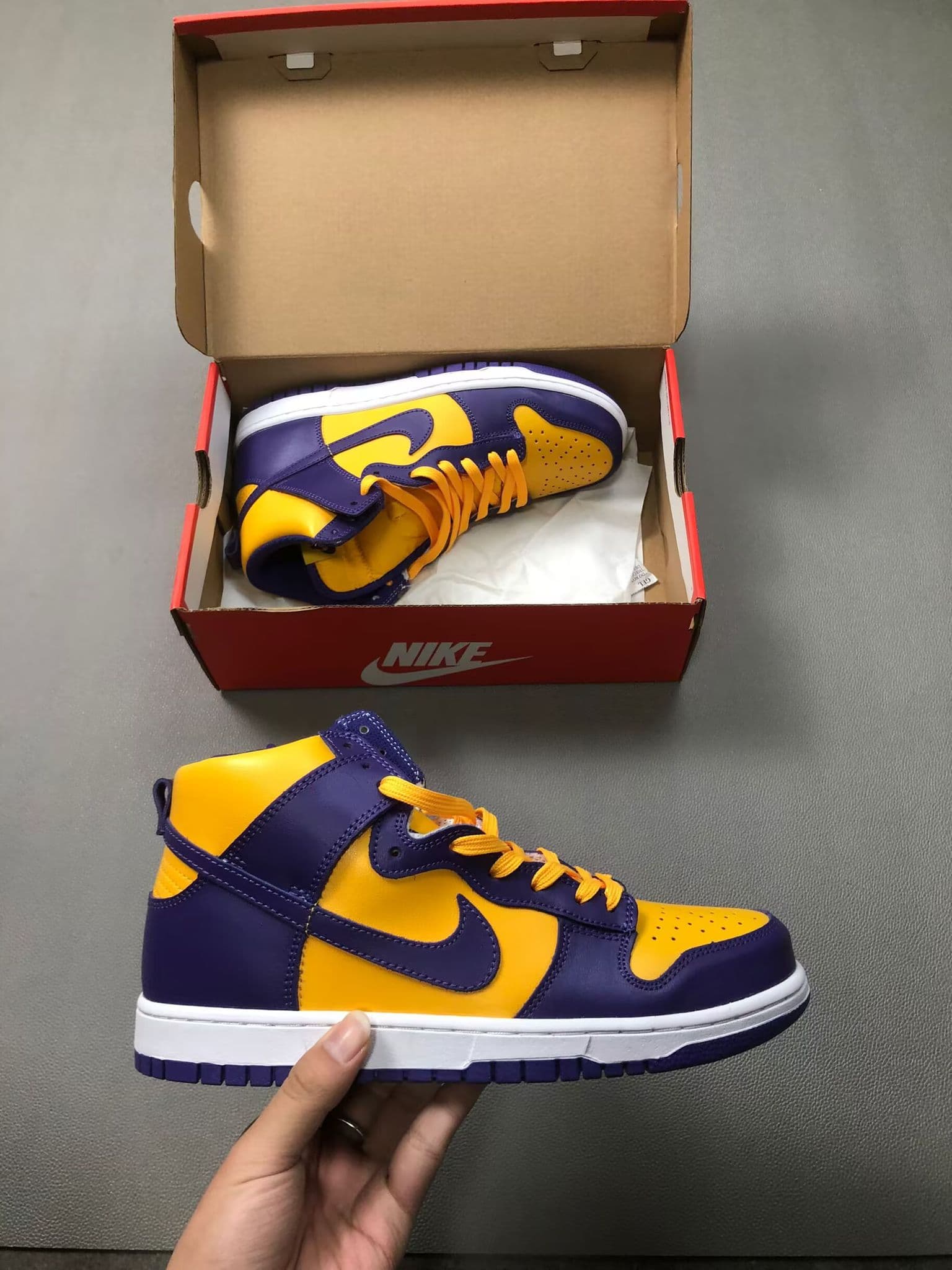 Nike Sneaker 15